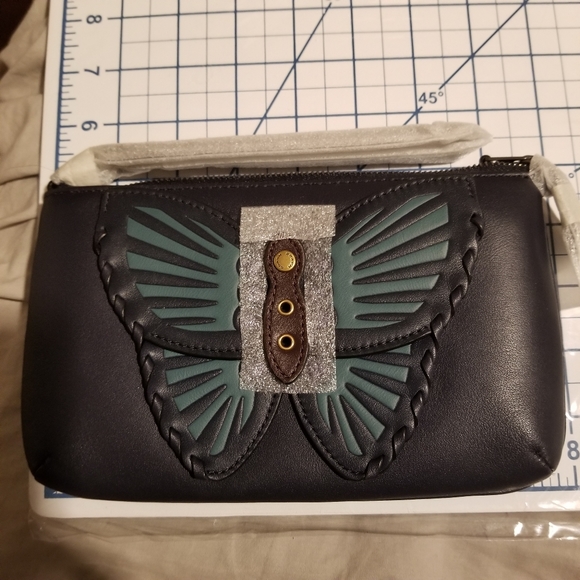 Coach "LE" Large Wristlet With Butterfly Applique - Picture 8 of 9